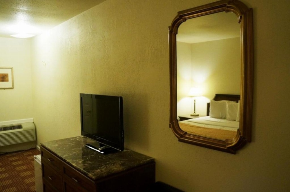 Waterford Inn